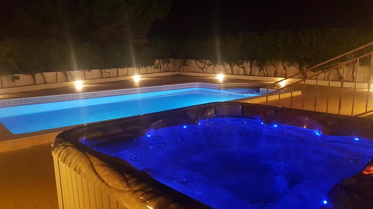 Sunset Villa By Laranjal Rentals Ольюш-ди-Агуа  Экстерьер фото